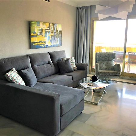 Frente A La Playa Fuengirola Dona Sofia E Appartement Buitenkant foto