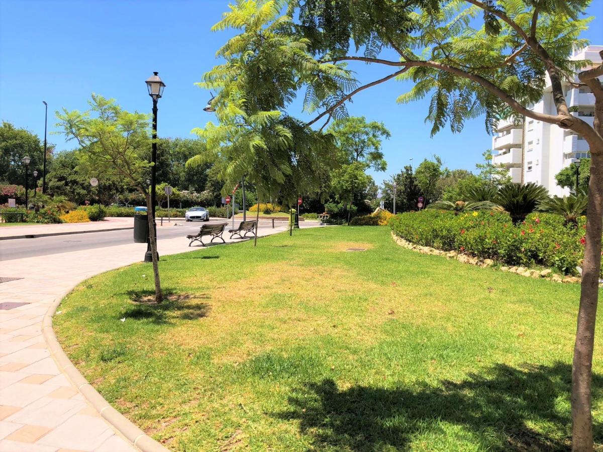 Frente A La Playa Fuengirola Dona Sofia E Appartement Buitenkant foto